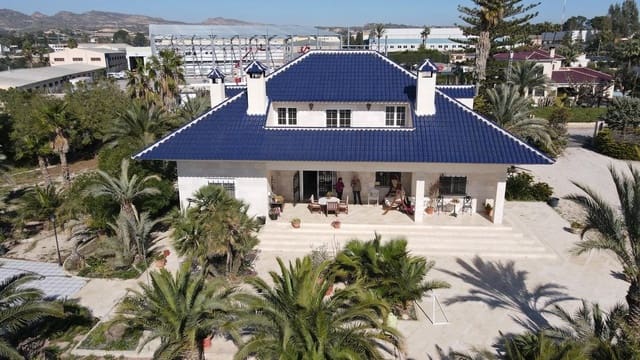 7 Zimmer Villa zu verkaufen in Matola, Elche / Elx mit Pool - 740.000 € (Ref: 9677665)