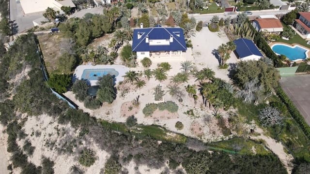 7 Zimmer Villa zu verkaufen in Matola, Elche / Elx mit Pool - 740.000 € (Ref: 9677665)