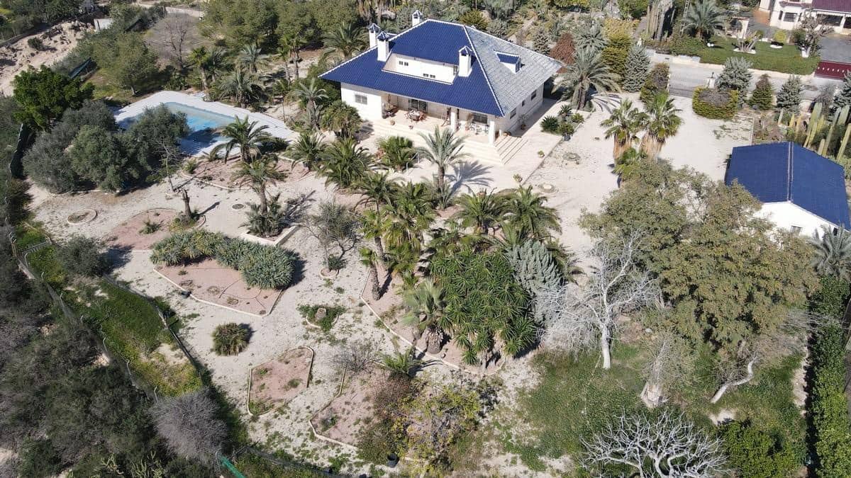 7 Zimmer Villa zu verkaufen in Matola mit Pool - 740.000 € (Ref: 9677665)