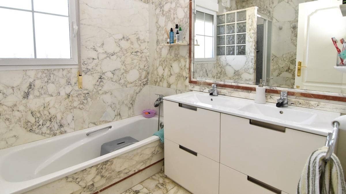 7 Zimmer Villa zu verkaufen in Matola mit Pool - 740.000 € (Ref: 9677665)