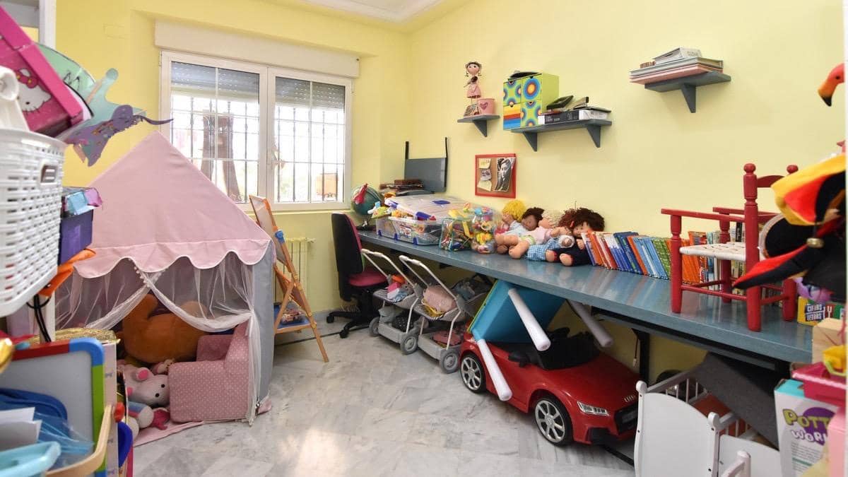 7 Zimmer Villa zu verkaufen in Matola mit Pool - 740.000 € (Ref: 9677665)