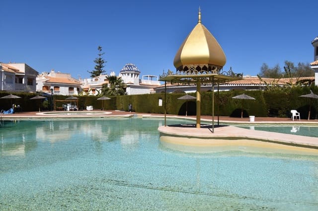 Bungalow de 3 habitaciones en Gran Alacant, Santa Pola en venta con piscina - 290.000 € (Ref: 9715163)