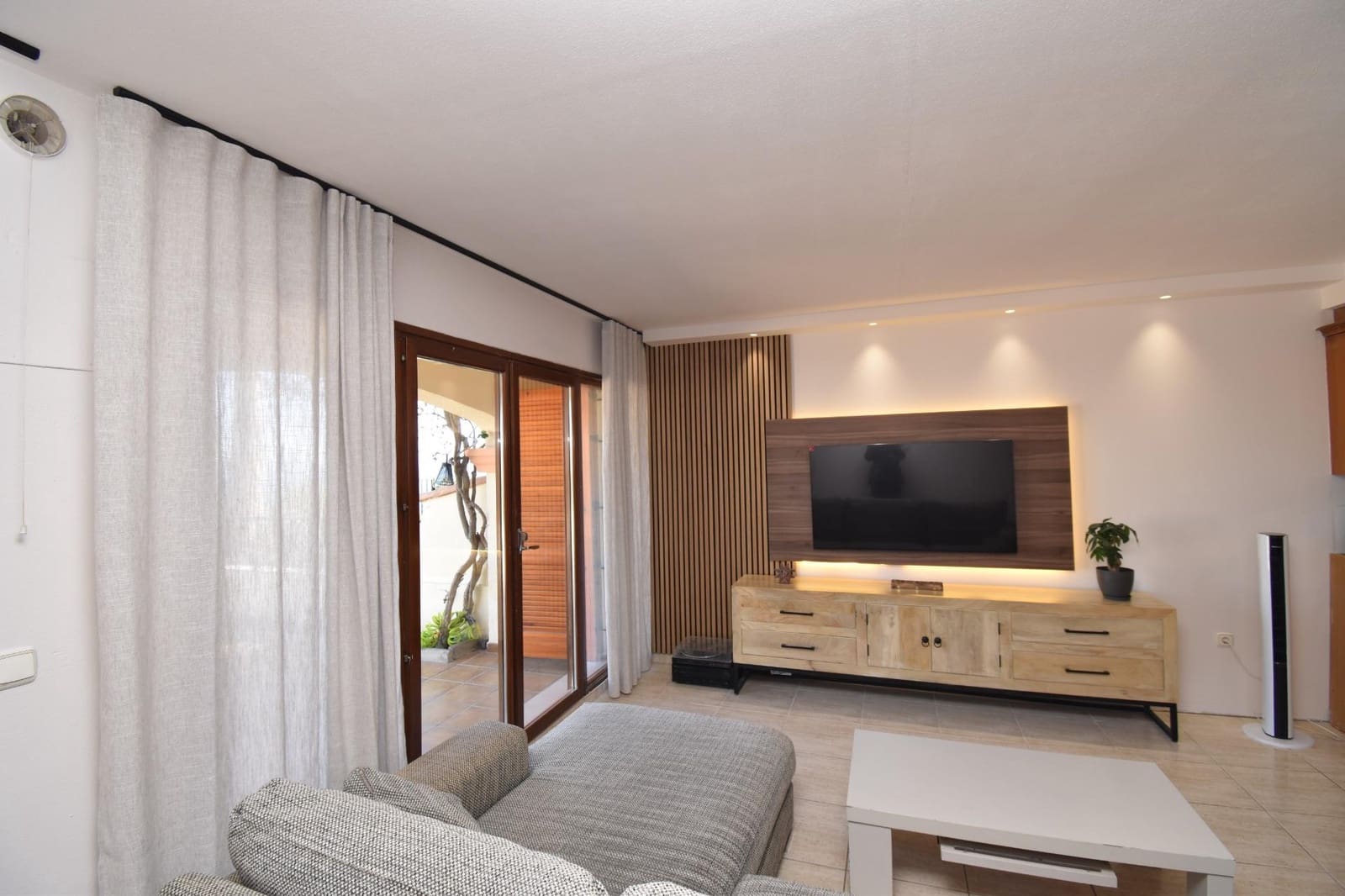 4 soveværelse Lejlighed til salg i Gran Alacant med swimmingpool - € 380.000 (Ref: 9735830)