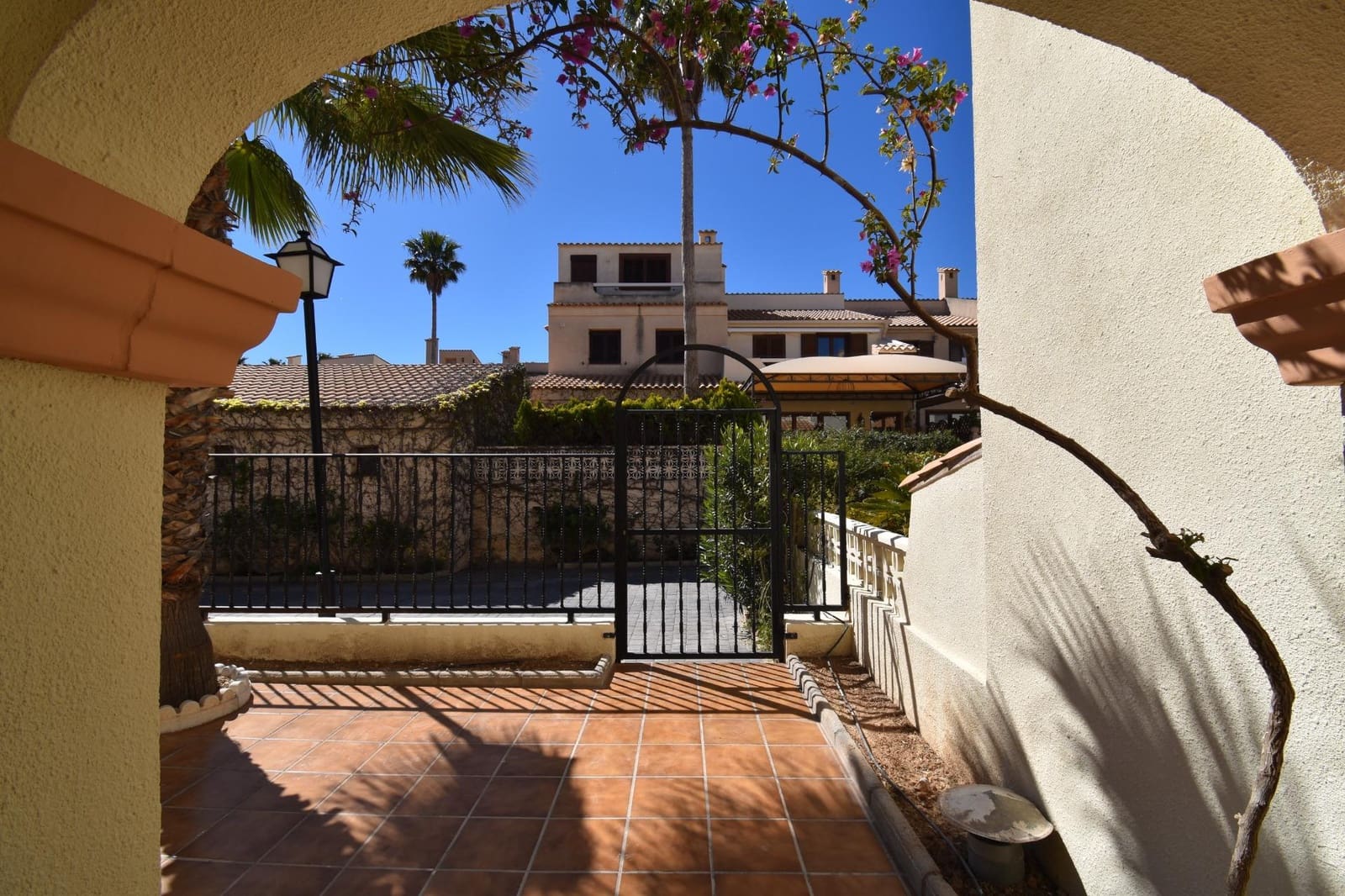 4 soveværelse Lejlighed til salg i Gran Alacant med swimmingpool - € 380.000 (Ref: 9735830)