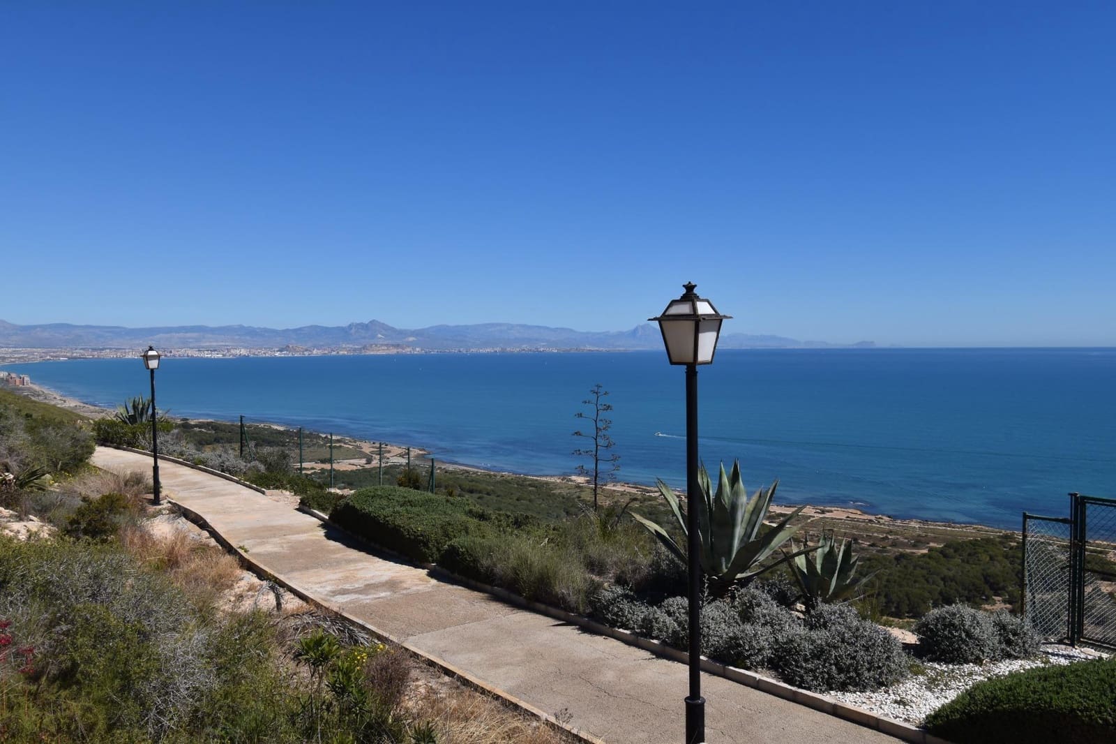 4 soveværelse Lejlighed til salg i Gran Alacant med swimmingpool - € 380.000 (Ref: 9735830)