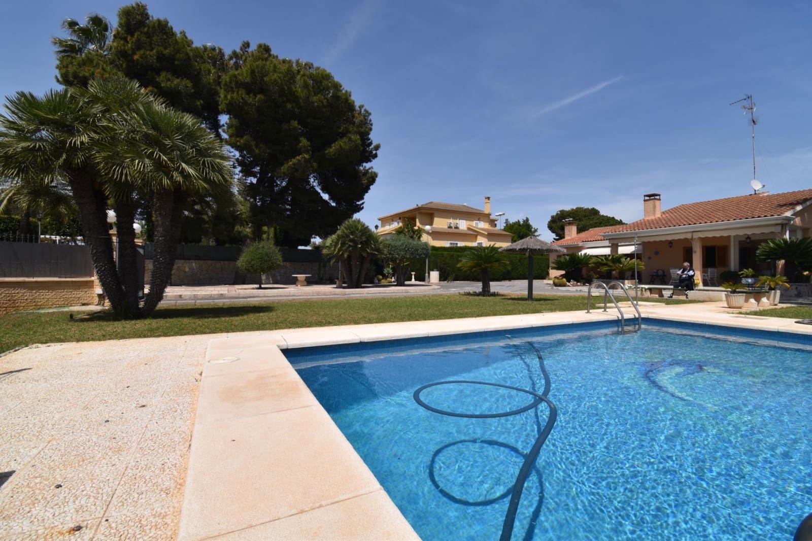 4 makuuhuone Huvila myytävänä paikassa Santa Pola mukana uima-altaan 
autotalli - 545 000 € (Ref: 9797367)