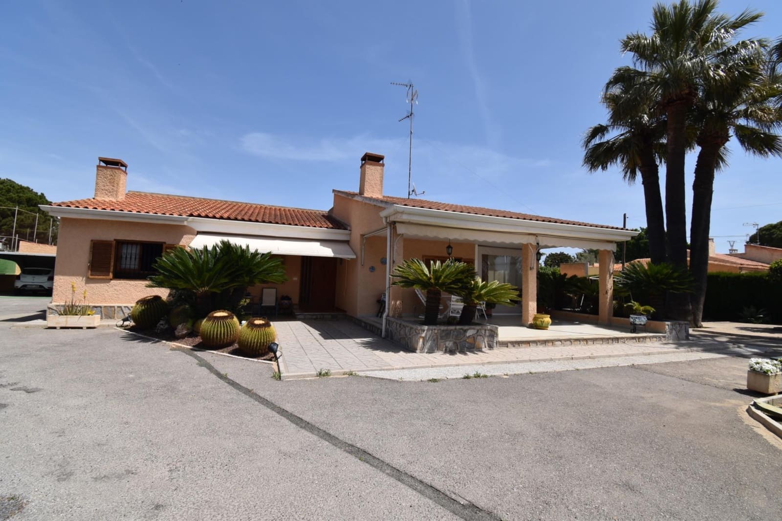 4 makuuhuone Huvila myytävänä paikassa Santa Pola mukana uima-altaan 
autotalli - 545 000 € (Ref: 9797367)