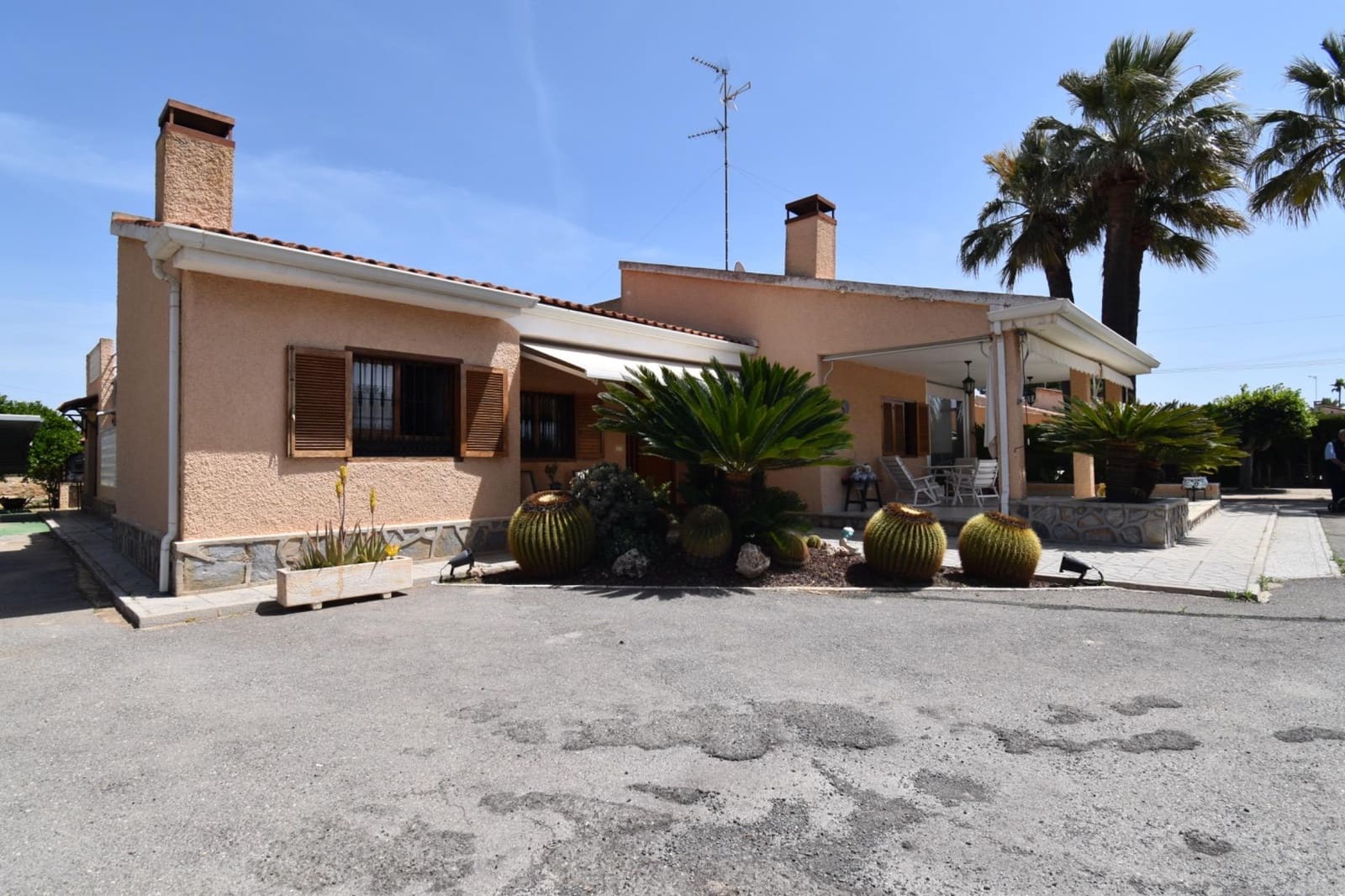 4 makuuhuone Huvila myytävänä paikassa Santa Pola mukana uima-altaan 
autotalli - 545 000 € (Ref: 9797367)