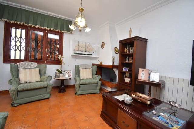 4 makuuhuone Huvila myytävänä paikassa Santa Pola mukana uima-altaan 
autotalli - 545 000 € (Ref: 9797367)