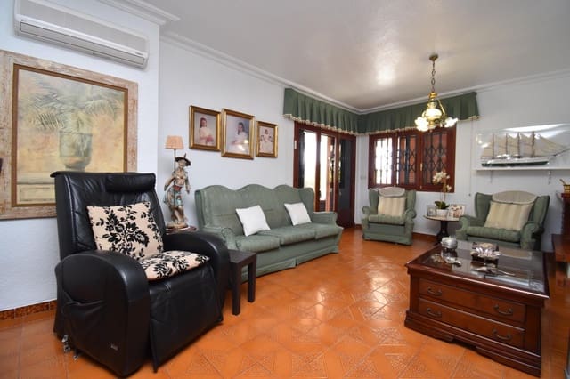 4 makuuhuone Huvila myytävänä paikassa Santa Pola mukana uima-altaan 
autotalli - 545 000 € (Ref: 9797367)