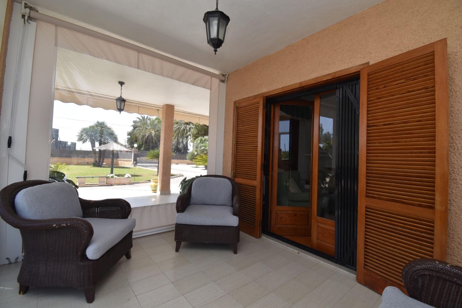 4 makuuhuone Huvila myytävänä paikassa Santa Pola mukana uima-altaan 
autotalli - 545 000 € (Ref: 9797367)