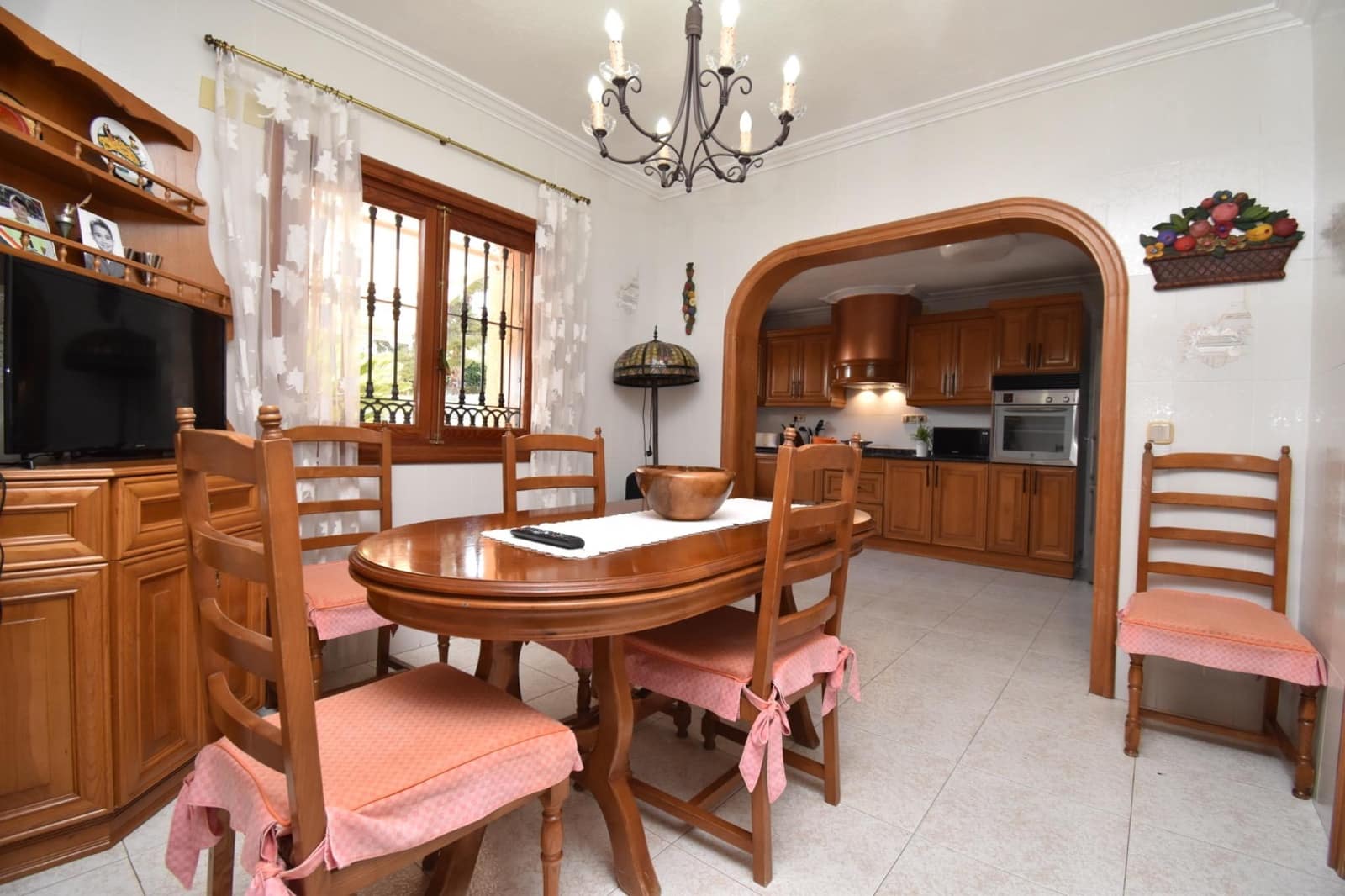 4 makuuhuone Huvila myytävänä paikassa Santa Pola mukana uima-altaan 
autotalli - 545 000 € (Ref: 9797367)