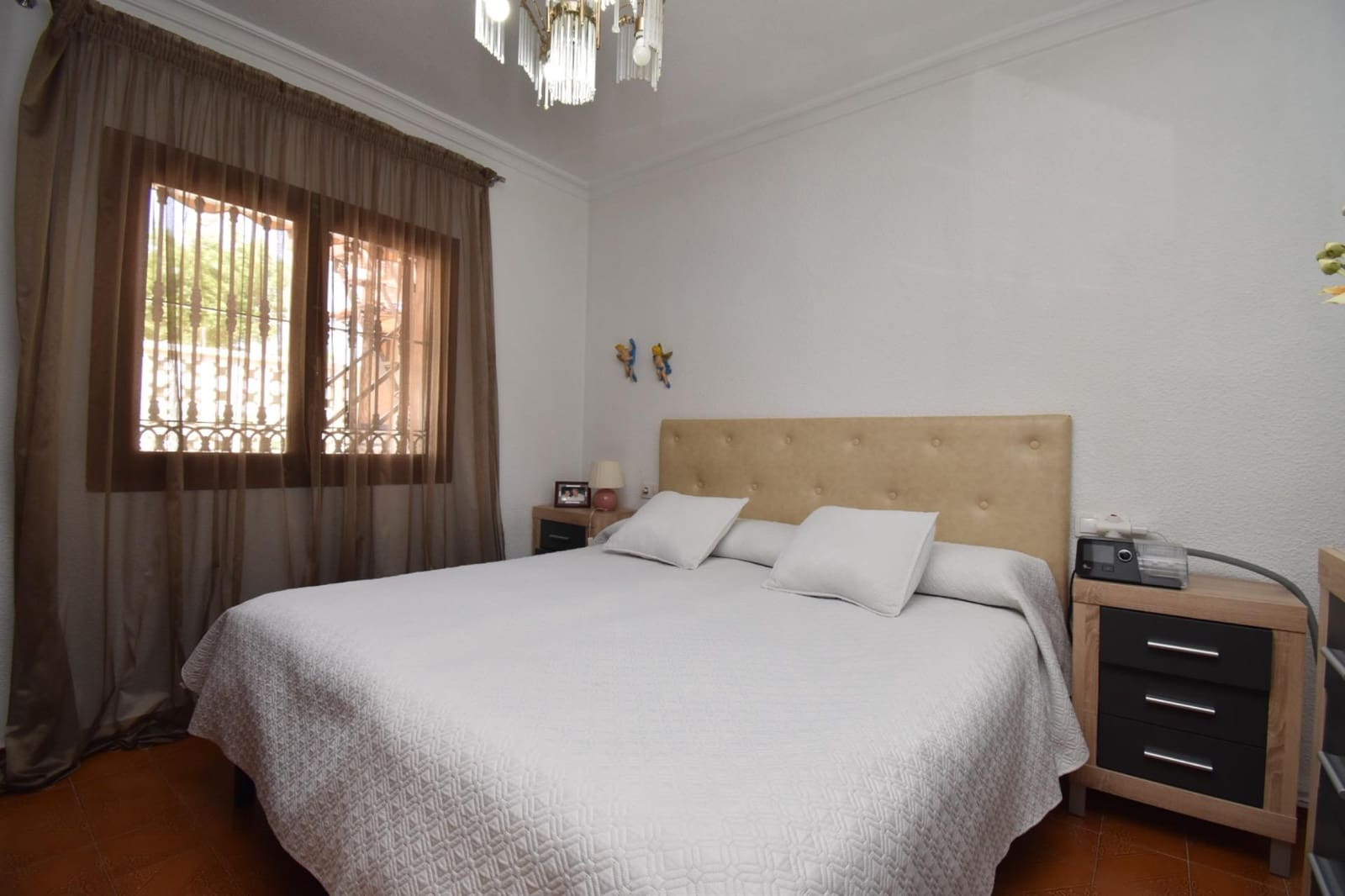 4 makuuhuone Huvila myytävänä paikassa Santa Pola mukana uima-altaan 
autotalli - 545 000 € (Ref: 9797367)