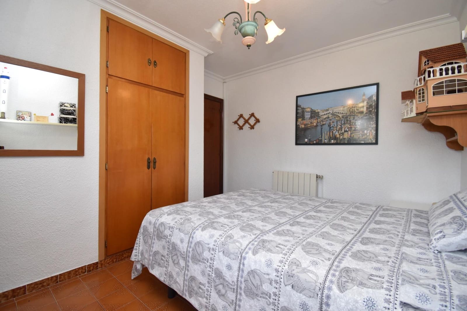 4 makuuhuone Huvila myytävänä paikassa Santa Pola mukana uima-altaan 
autotalli - 545 000 € (Ref: 9797367)