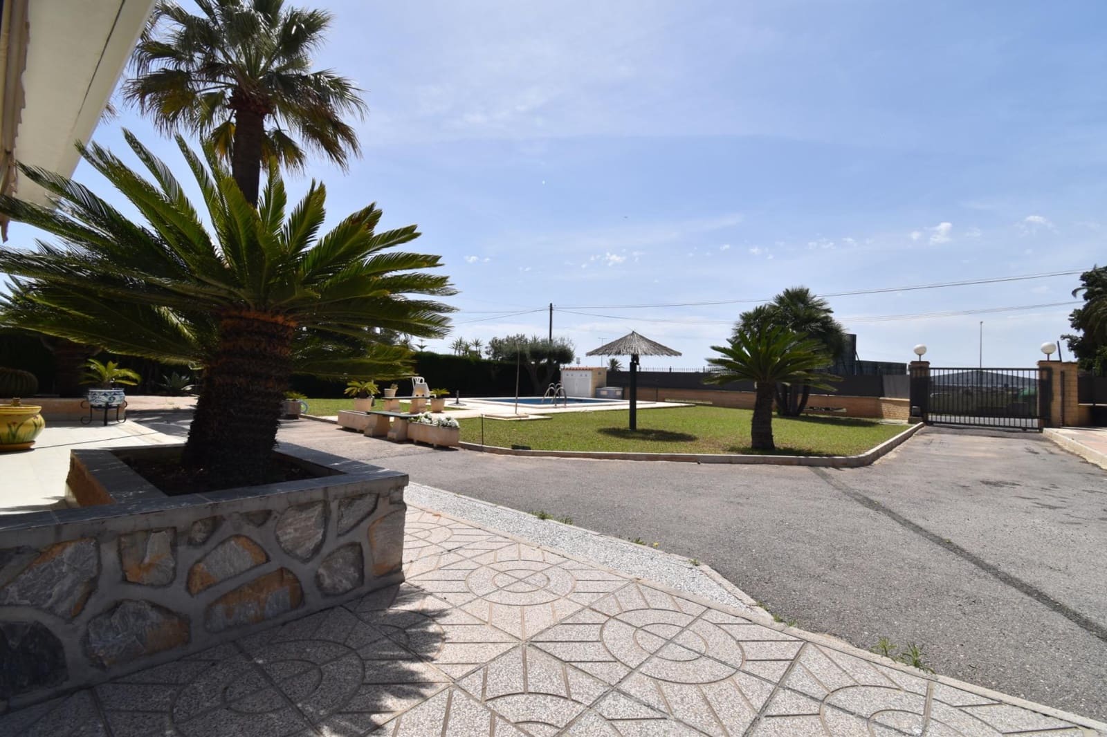 4 makuuhuone Huvila myytävänä paikassa Santa Pola mukana uima-altaan 
autotalli - 545 000 € (Ref: 9797367)