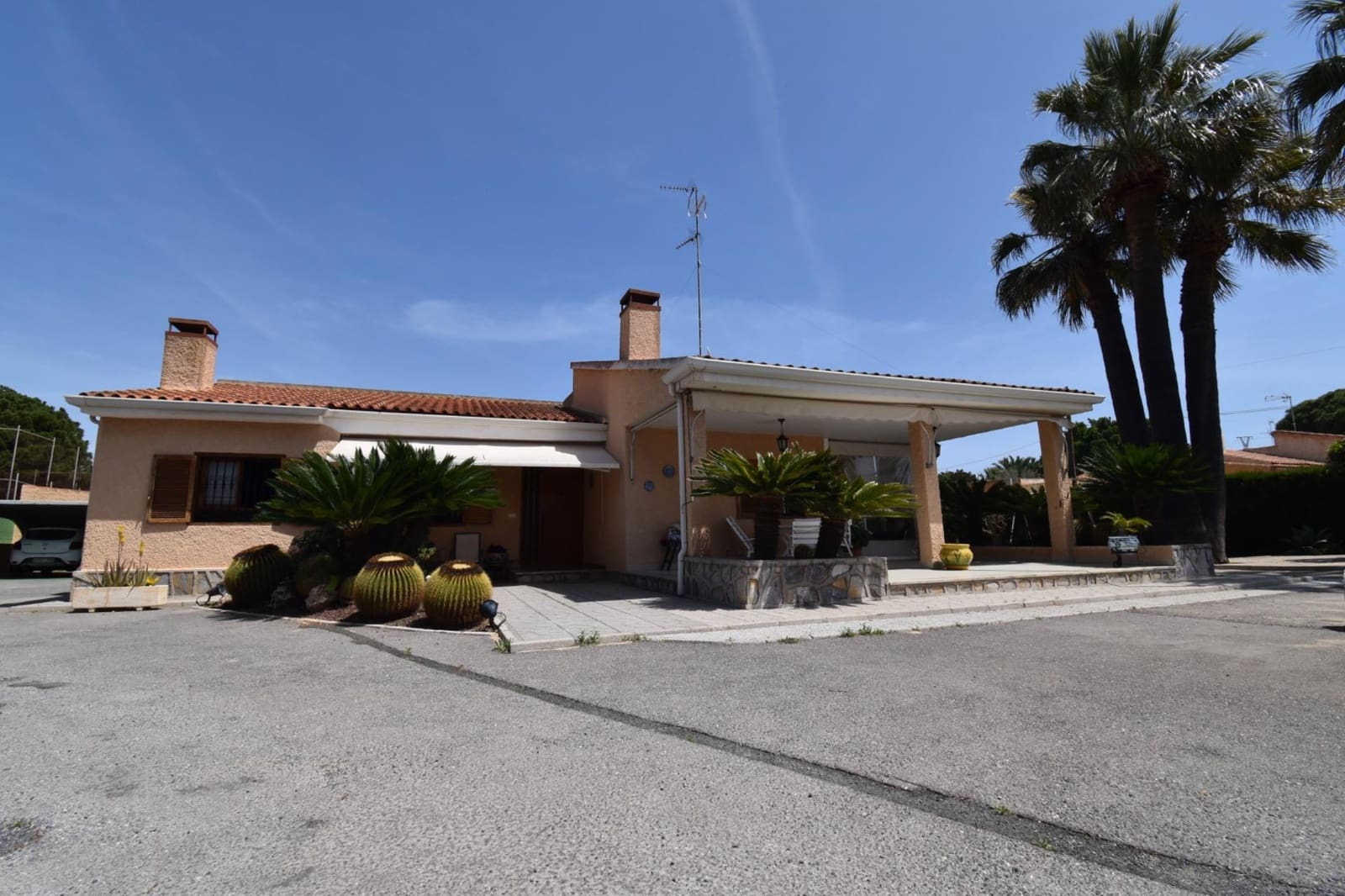 4 makuuhuone Huvila myytävänä paikassa Santa Pola mukana uima-altaan 
autotalli - 545 000 € (Ref: 9797367)