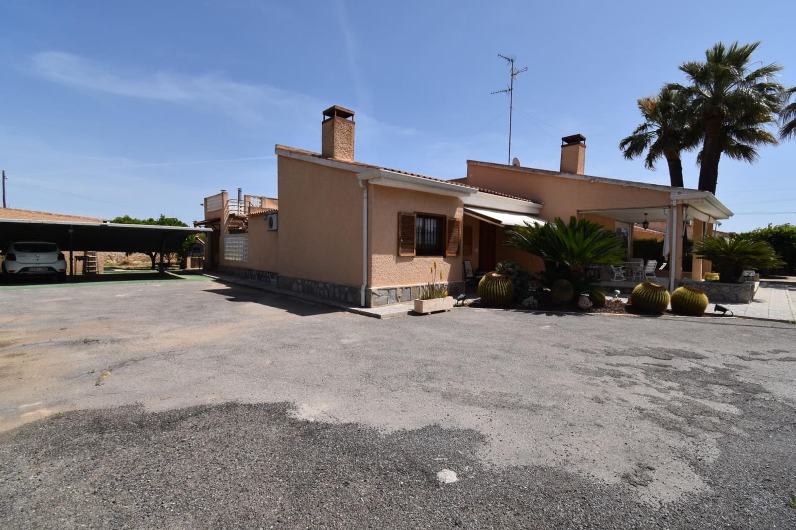 4 makuuhuone Huvila myytävänä paikassa Santa Pola mukana uima-altaan 
autotalli - 545 000 € (Ref: 9797367)