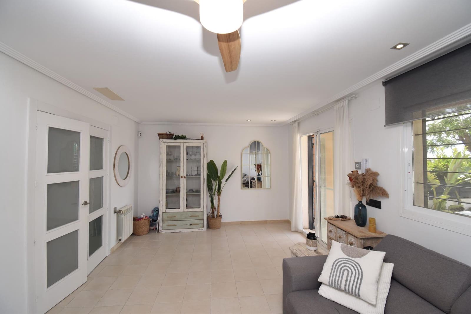 4 bedroom Apartment for sale in Monforte del Cid with pool - € 365,000 (Ref: 9831764)