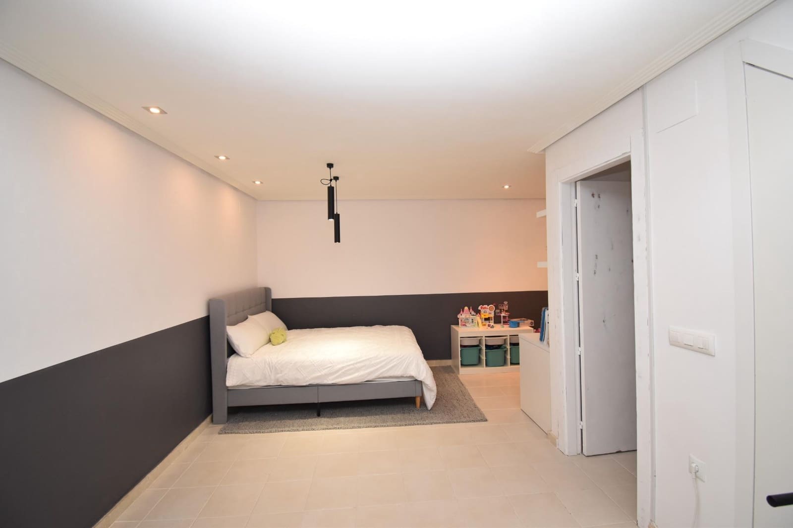 4 bedroom Apartment for sale in Monforte del Cid with pool - € 365,000 (Ref: 9831764)