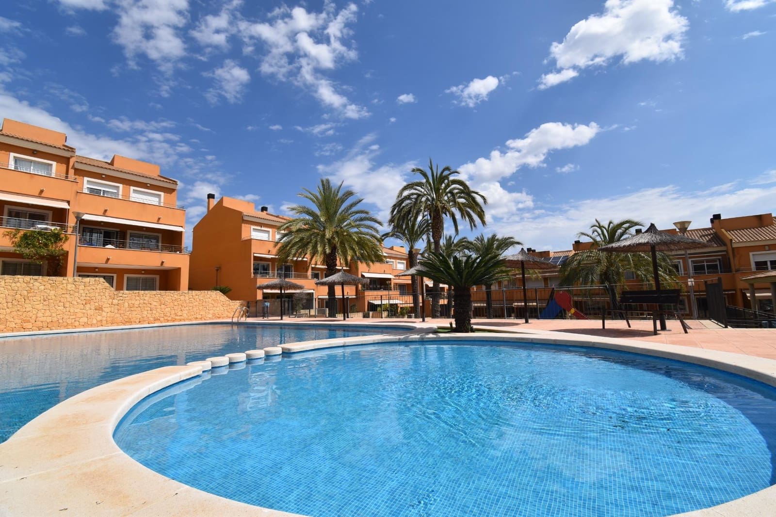 4 bedroom Apartment for sale in Monforte del Cid with pool - € 365,000 (Ref: 9831764)