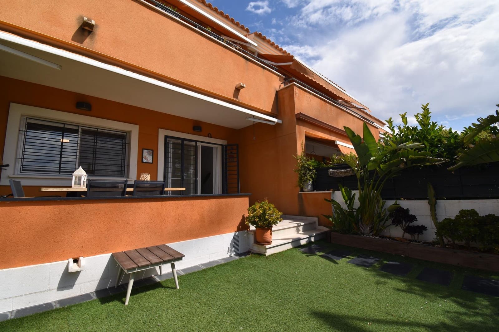 4 bedroom Apartment for sale in Monforte del Cid with pool - € 365,000 (Ref: 9831764)