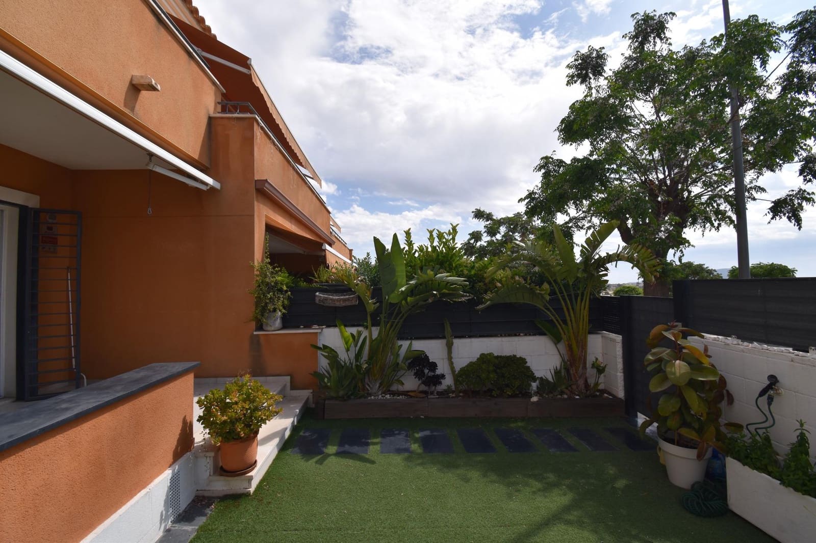 4 bedroom Apartment for sale in Monforte del Cid with pool - € 365,000 (Ref: 9831764)