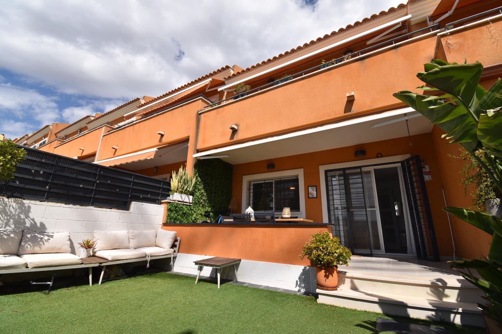 4 bedroom Apartment for sale in Monforte del Cid with pool - € 365,000 (Ref: 9831764)