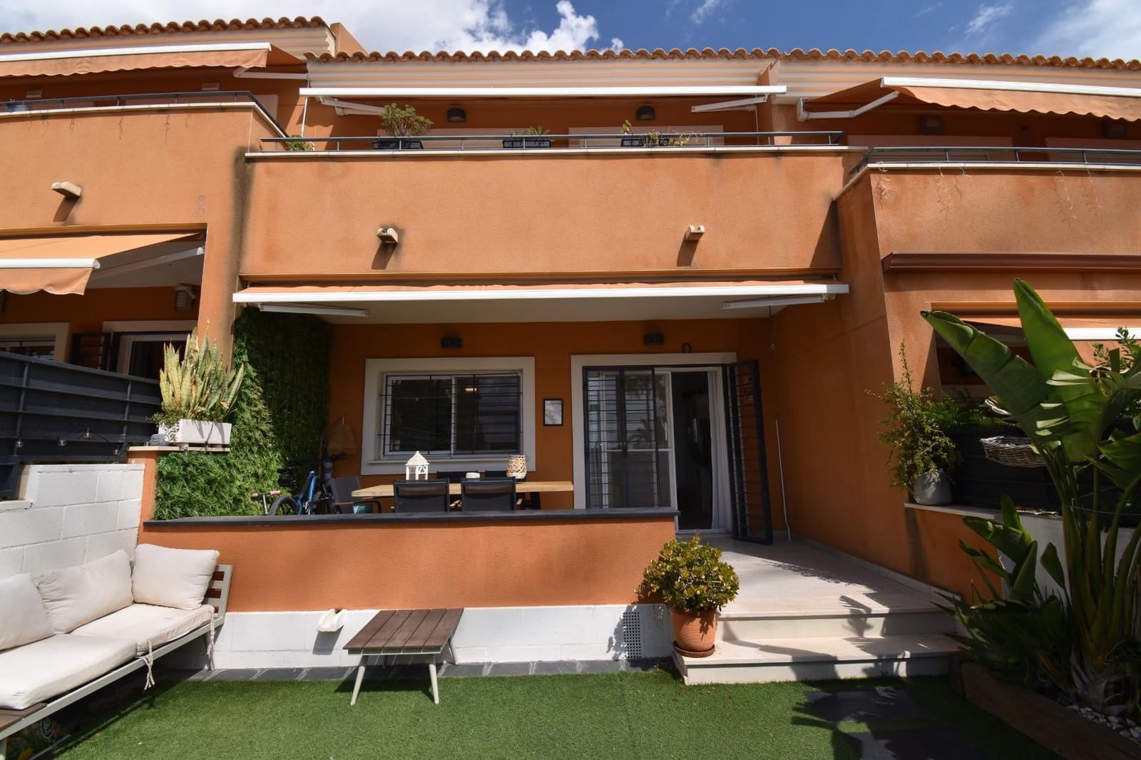 4 bedroom Apartment for sale in Monforte del Cid with pool - € 365,000 (Ref: 9831764)
