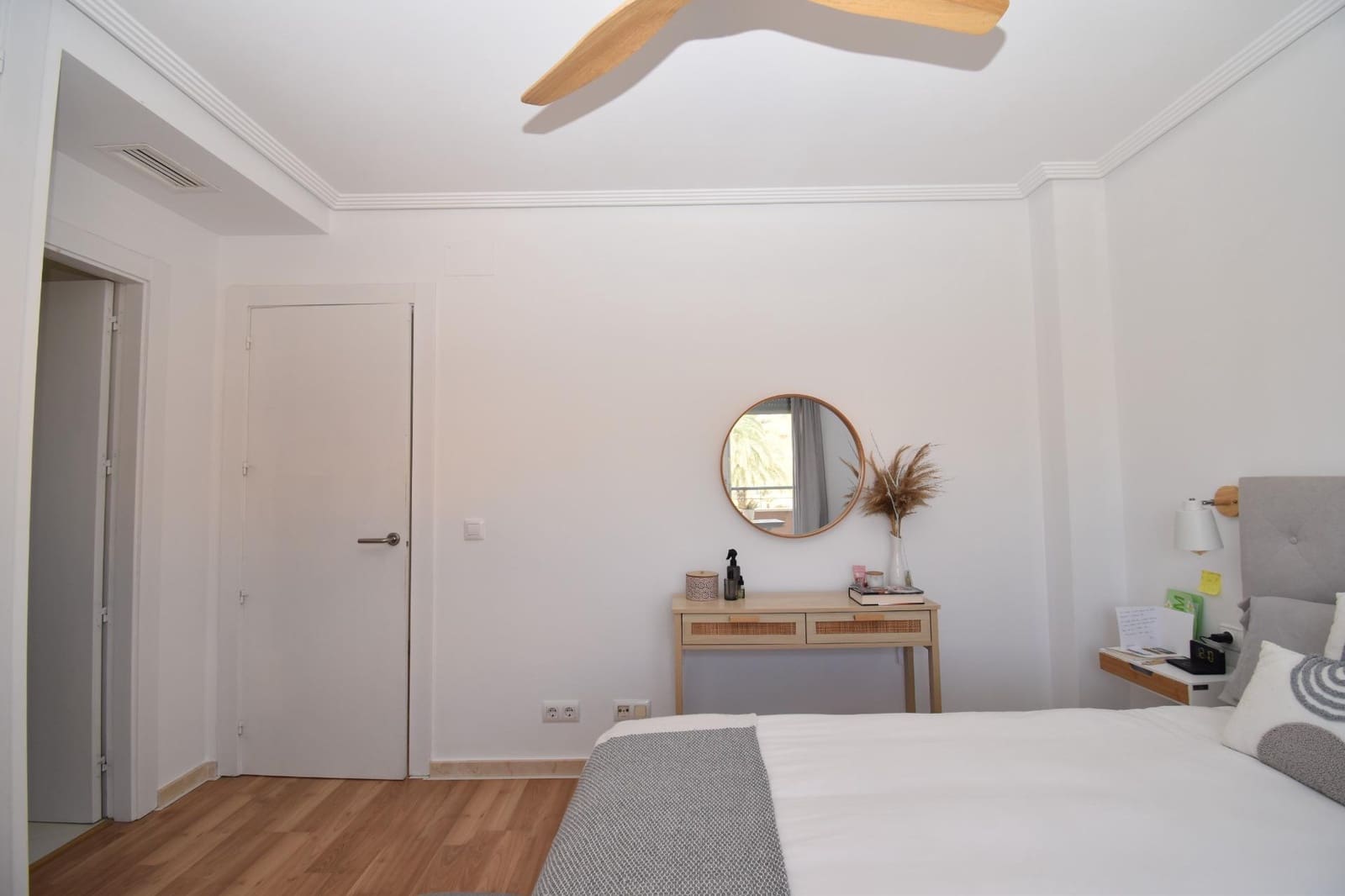 4 bedroom Apartment for sale in Monforte del Cid with pool - € 365,000 (Ref: 9831764)