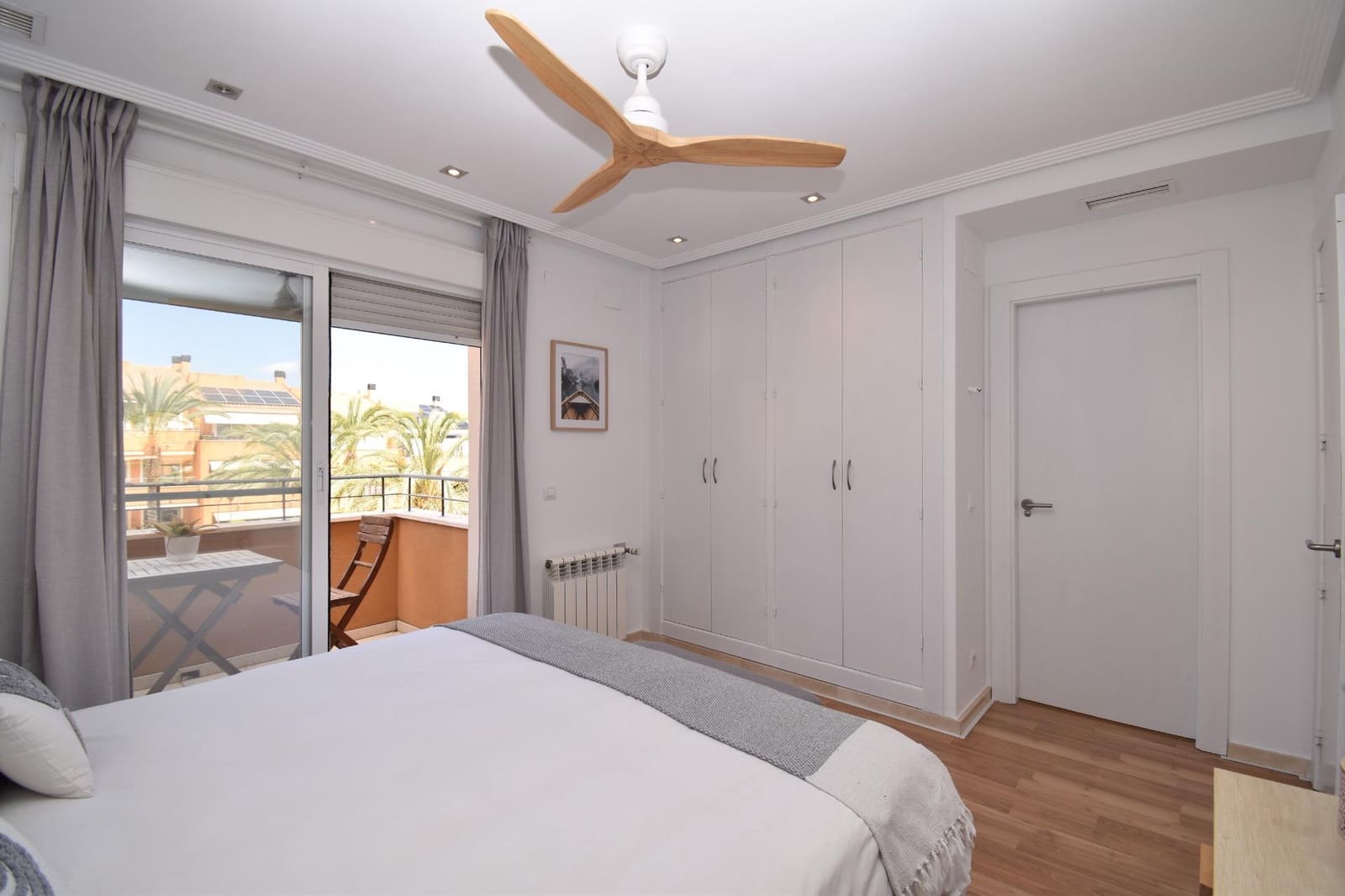 4 bedroom Apartment for sale in Monforte del Cid with pool - € 365,000 (Ref: 9831764)
