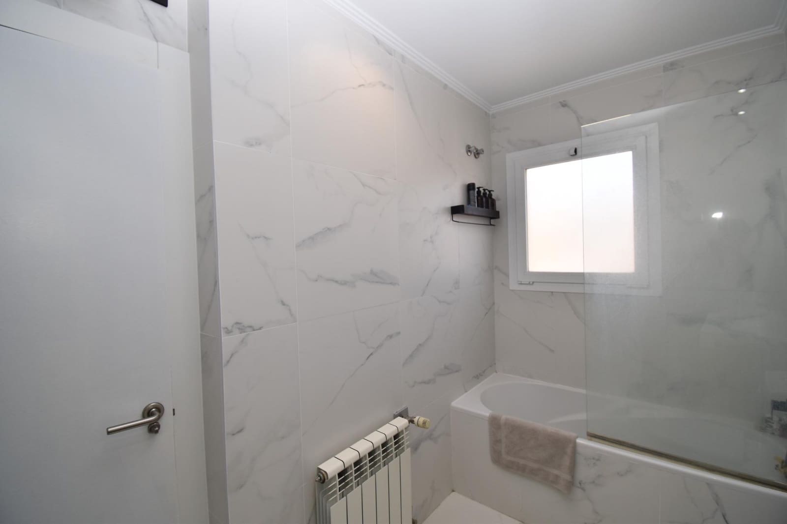 4 bedroom Apartment for sale in Monforte del Cid with pool - € 365,000 (Ref: 9831764)