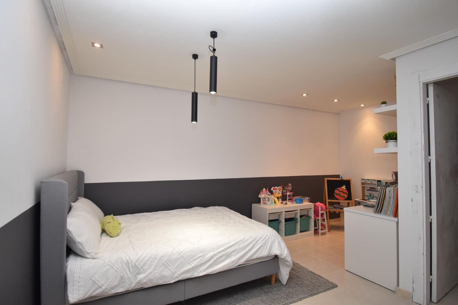 4 bedroom Apartment for sale in Monforte del Cid with pool - € 365,000 (Ref: 9831764)