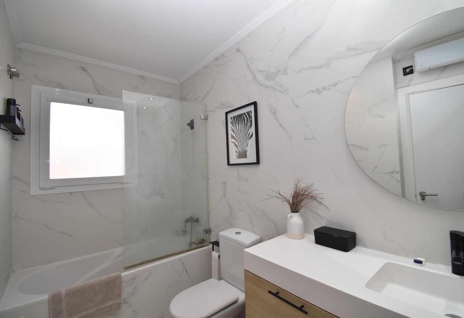4 bedroom Apartment for sale in Monforte del Cid with pool - € 365,000 (Ref: 9831764)