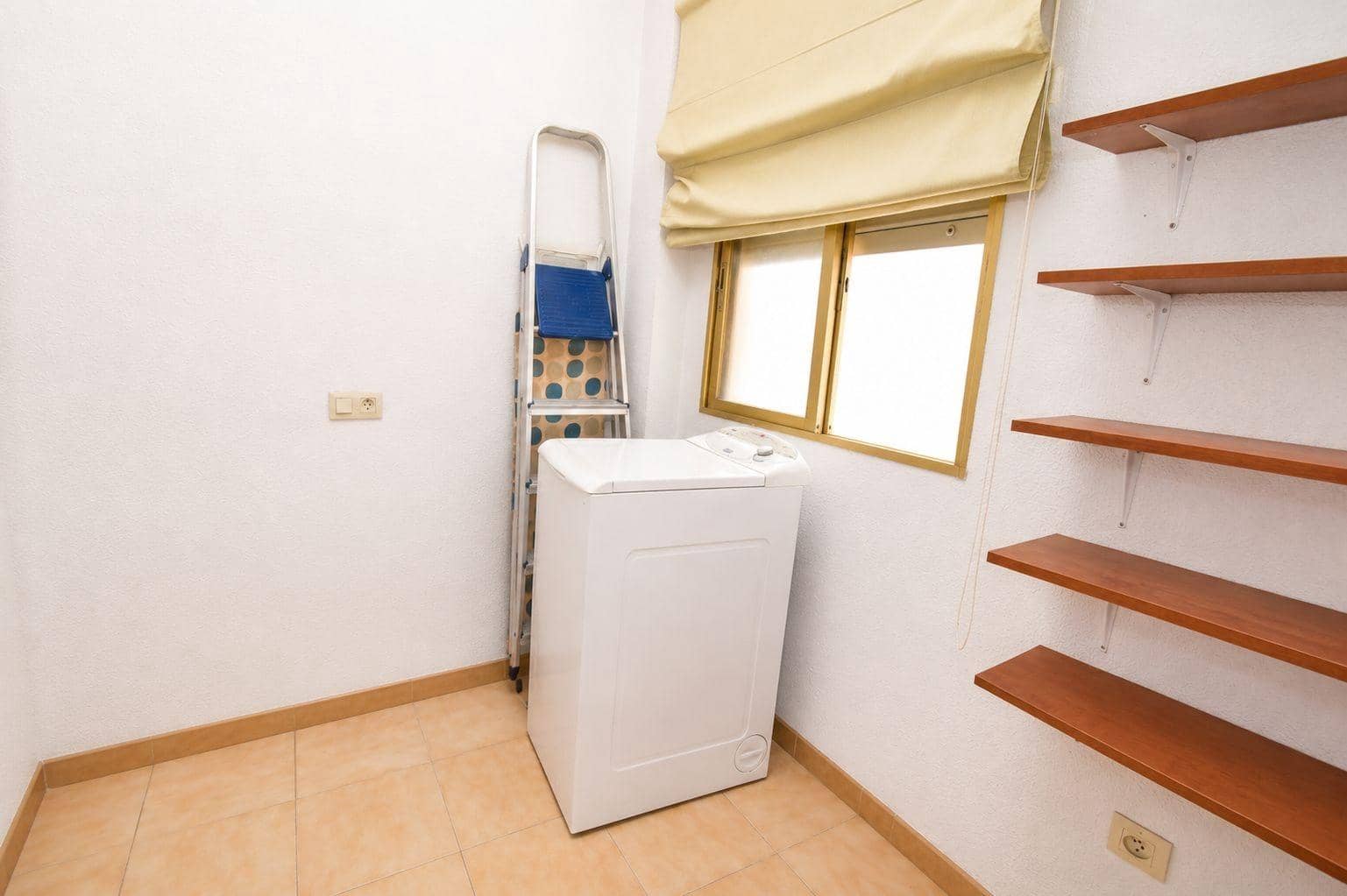 3 bedroom Flat for sale in Santa Pola - € 179,000 (Ref: 9882177)