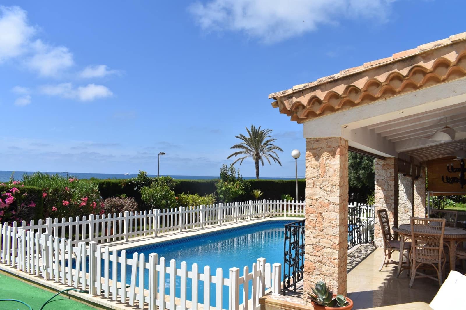 5 bedroom Villa for sale in Santa Pola with pool garage - € 3,500,000 (Ref: 9917217)