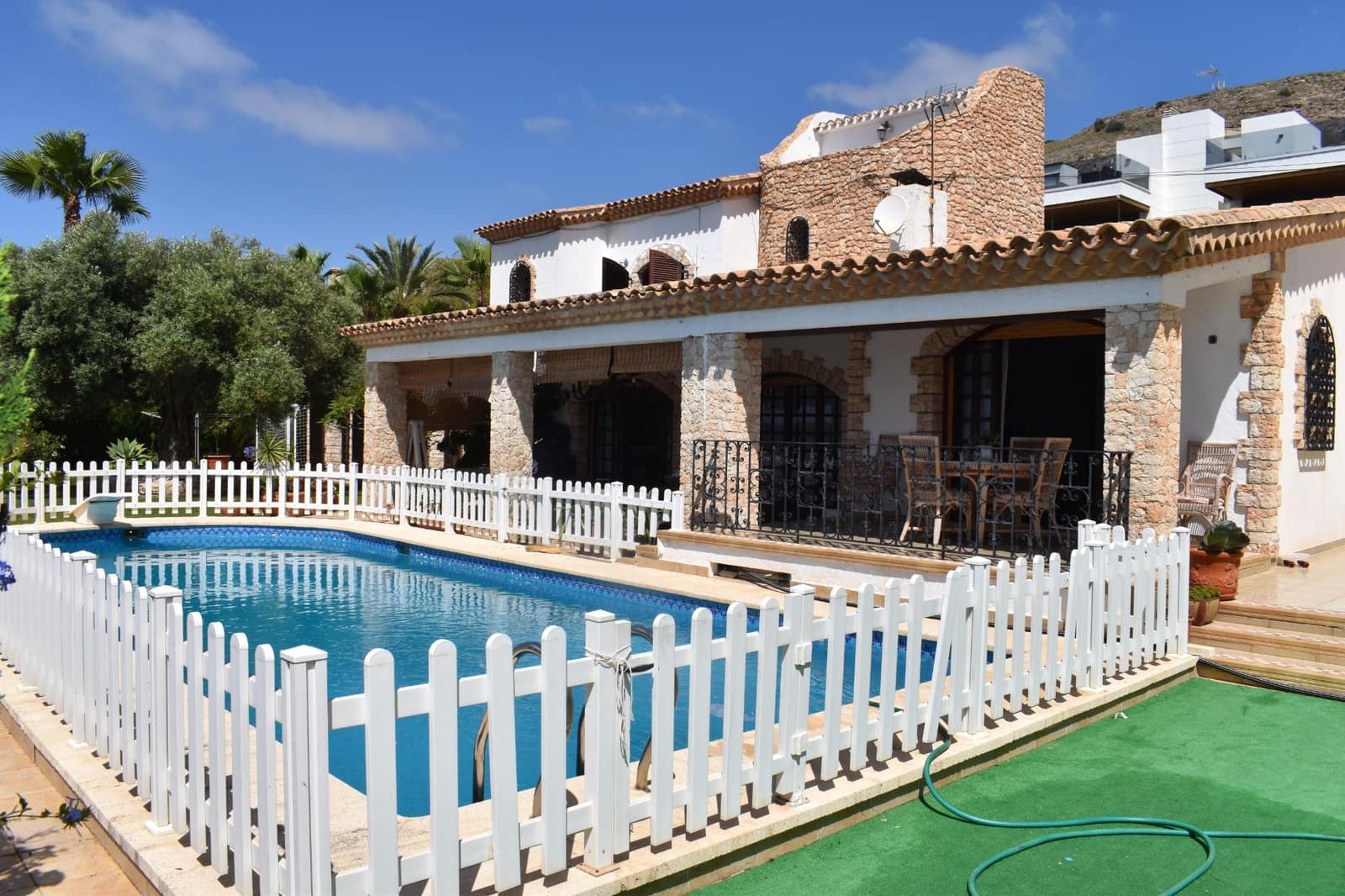 5 bedroom Villa for sale in Santa Pola with pool garage - € 3,500,000 (Ref: 9917217)