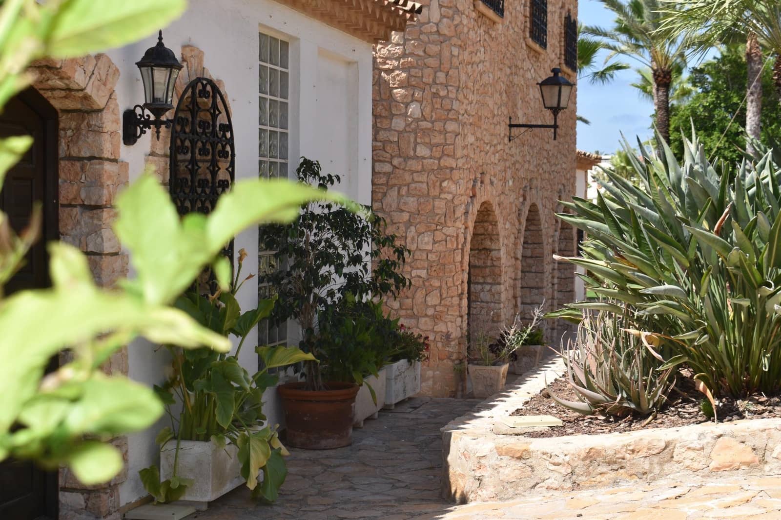 5 bedroom Villa for sale in Santa Pola with pool garage - € 3,500,000 (Ref: 9917217)