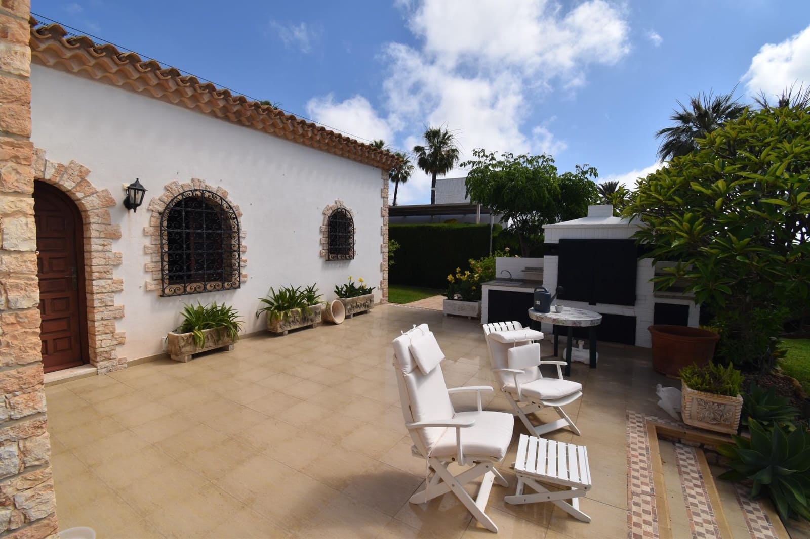 5 bedroom Villa for sale in Santa Pola with pool garage - € 3,500,000 (Ref: 9917217)