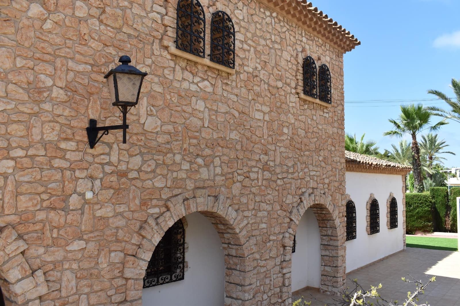 5 bedroom Villa for sale in Santa Pola with pool garage - € 3,500,000 (Ref: 9917217)