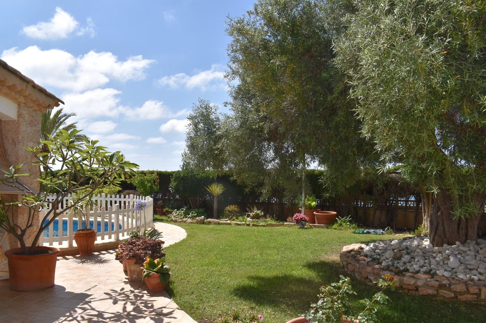 5 bedroom Villa for sale in Santa Pola with pool garage - € 3,500,000 (Ref: 9917217)