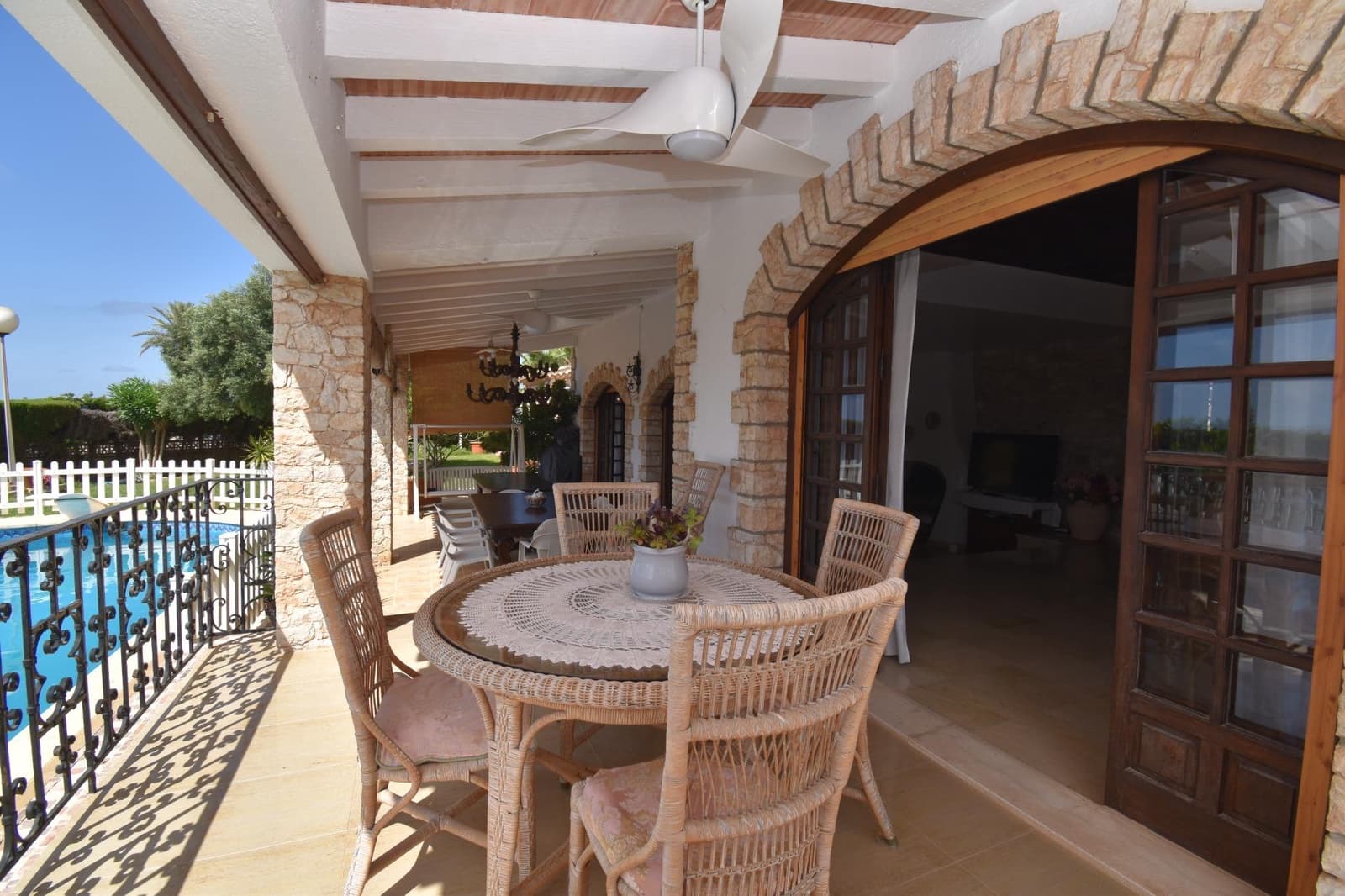 5 bedroom Villa for sale in Santa Pola with pool garage - € 3,500,000 (Ref: 9917217)