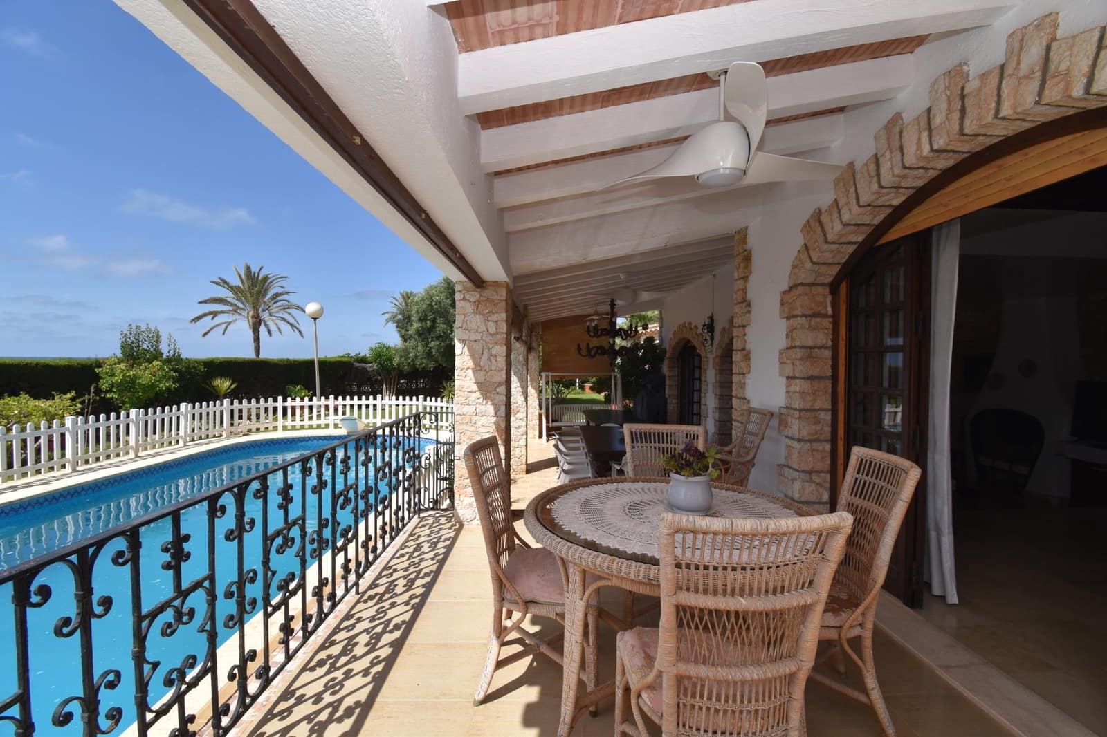 5 bedroom Villa for sale in Santa Pola with pool garage - € 3,500,000 (Ref: 9917217)