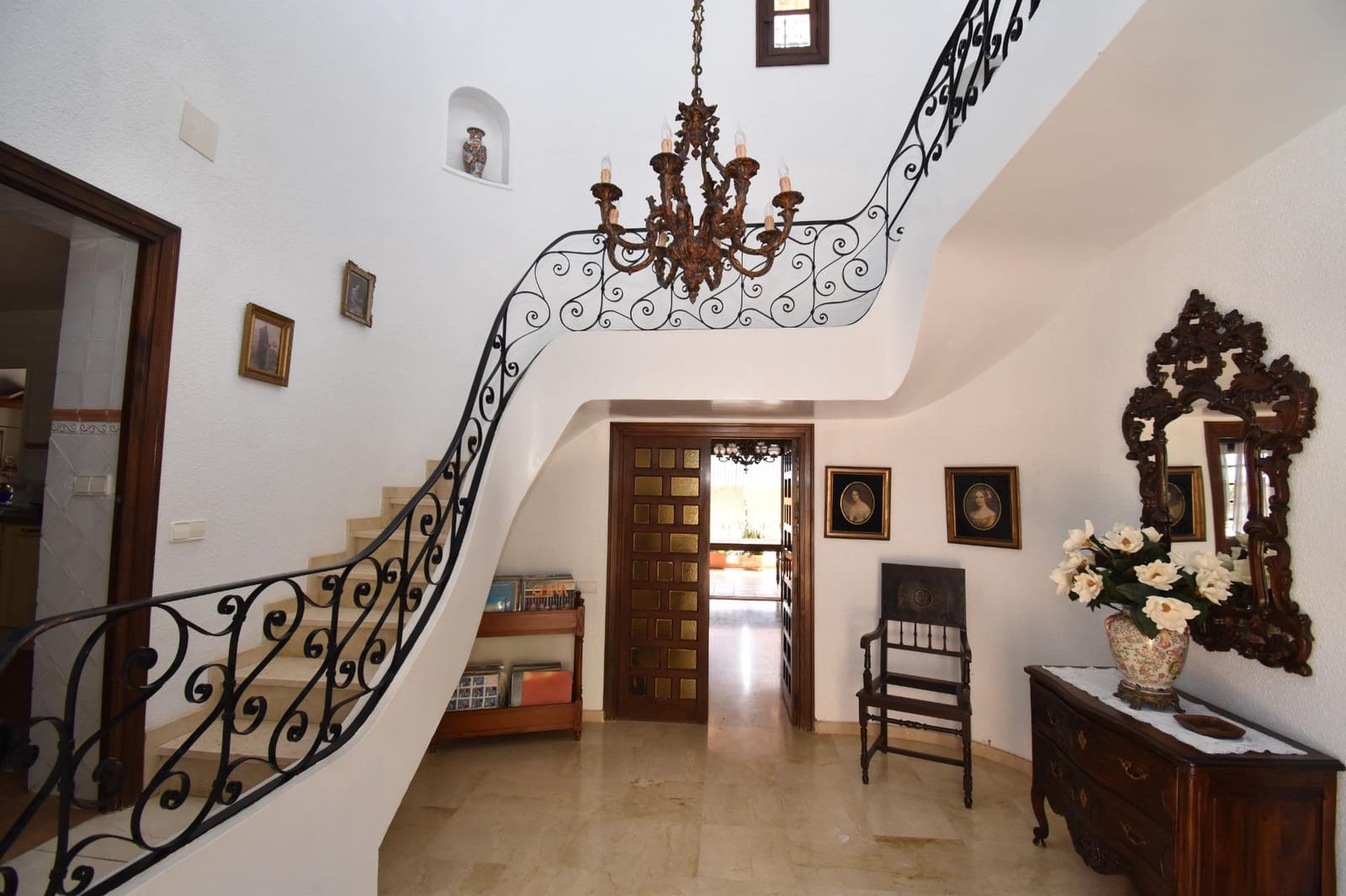 5 bedroom Villa for sale in Santa Pola with pool garage - € 3,500,000 (Ref: 9917217)
