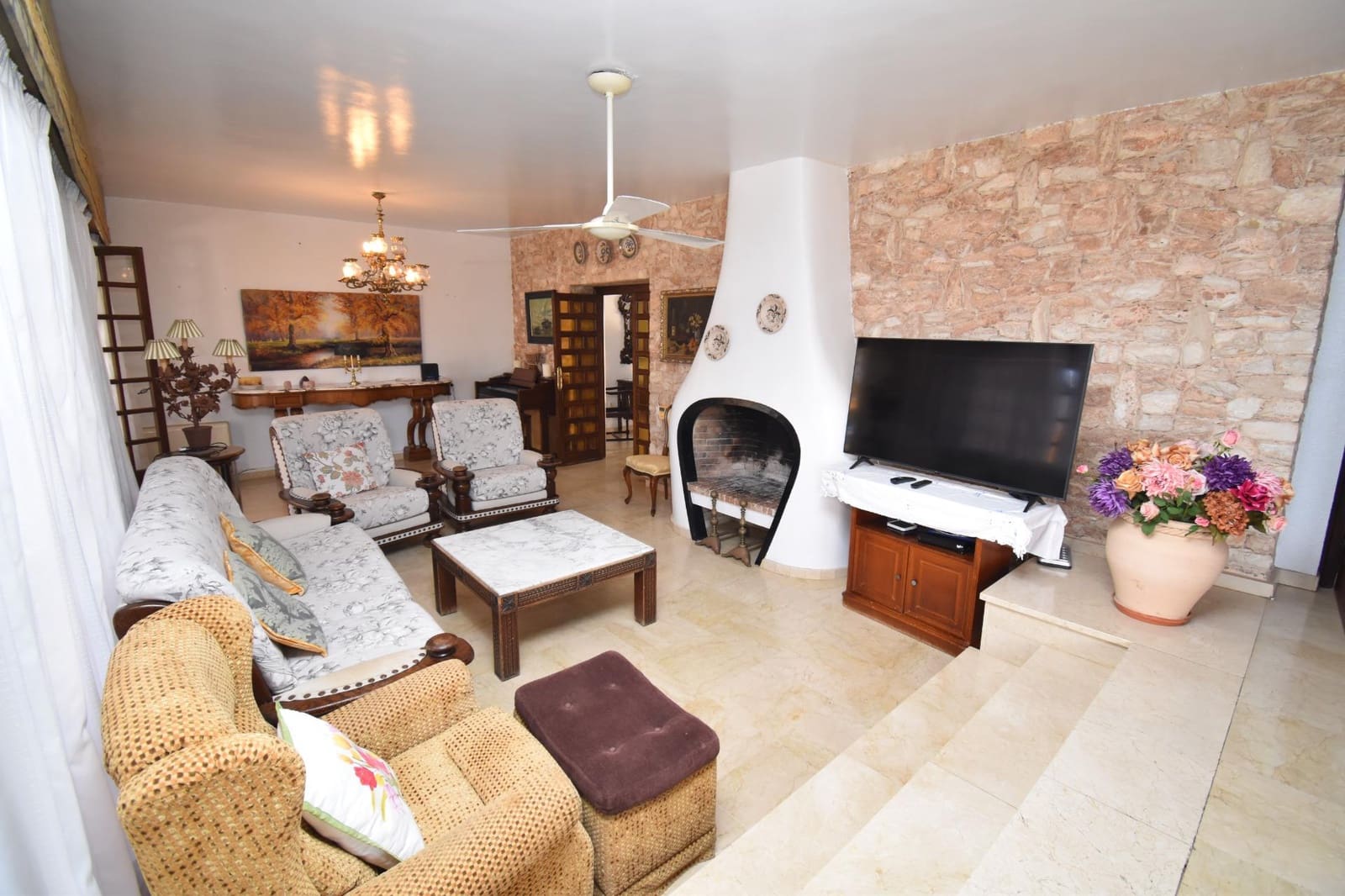 5 bedroom Villa for sale in Santa Pola with pool garage - € 3,500,000 (Ref: 9917217)
