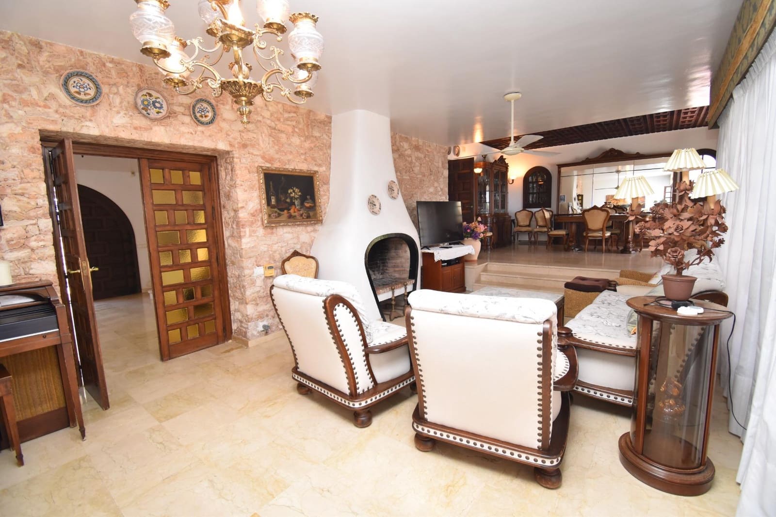 5 bedroom Villa for sale in Santa Pola with pool garage - € 3,500,000 (Ref: 9917217)