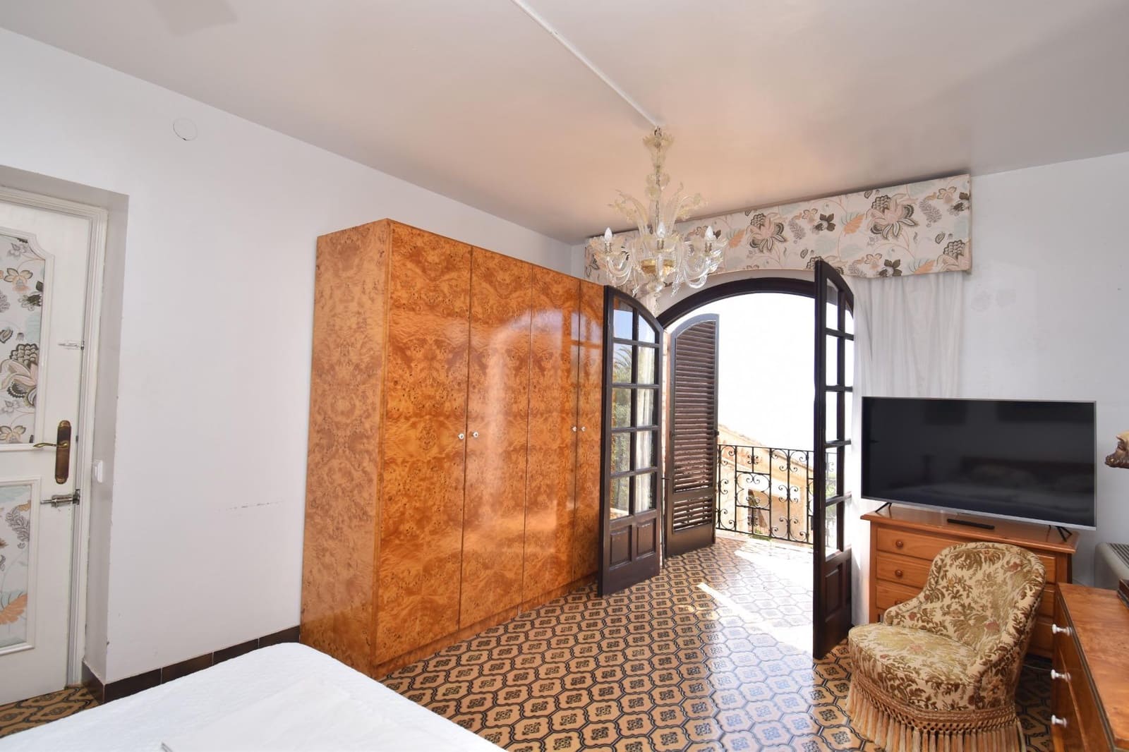 5 bedroom Villa for sale in Santa Pola with pool garage - € 3,500,000 (Ref: 9917217)