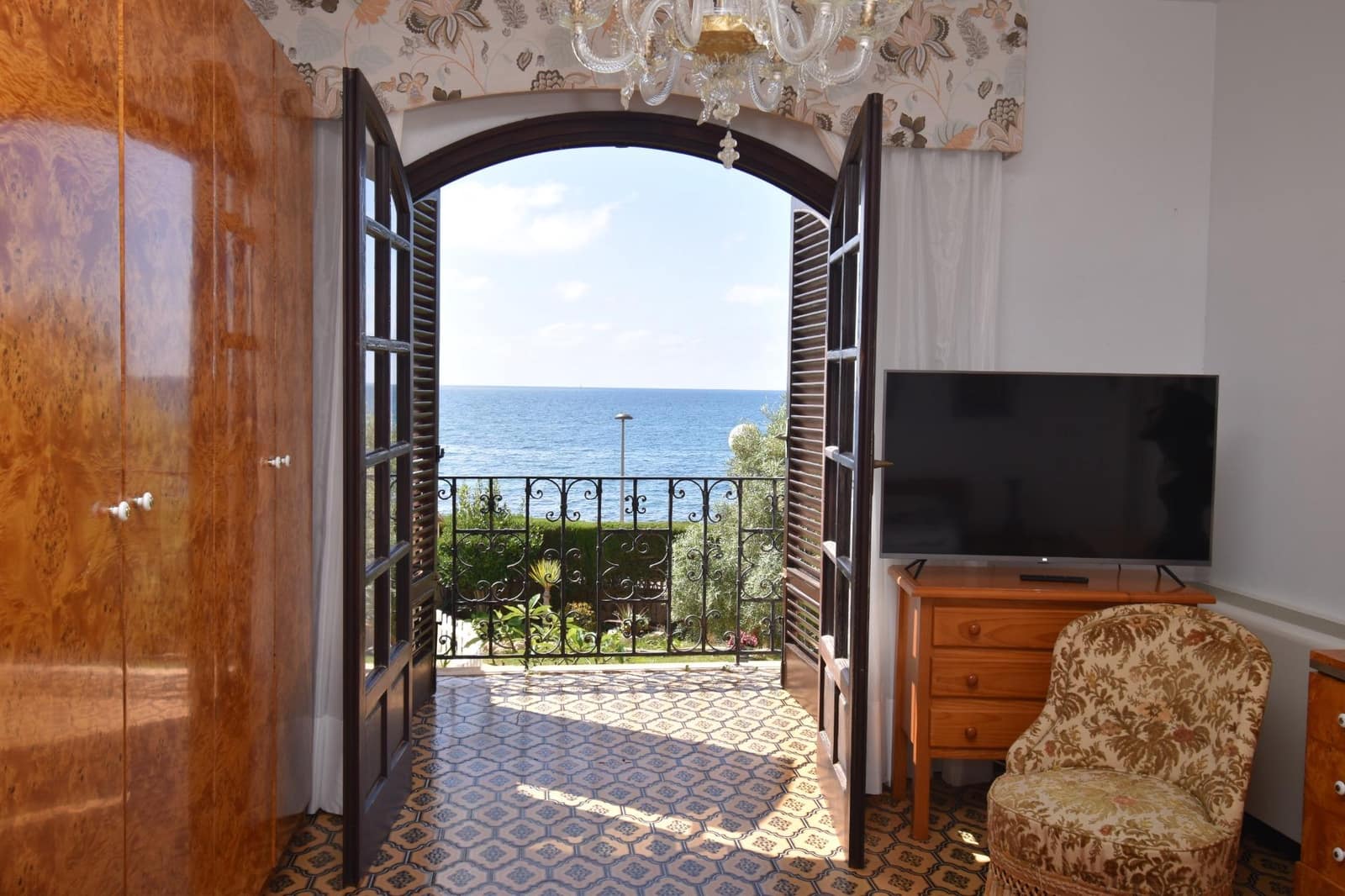 5 bedroom Villa for sale in Santa Pola with pool garage - € 3,500,000 (Ref: 9917217)