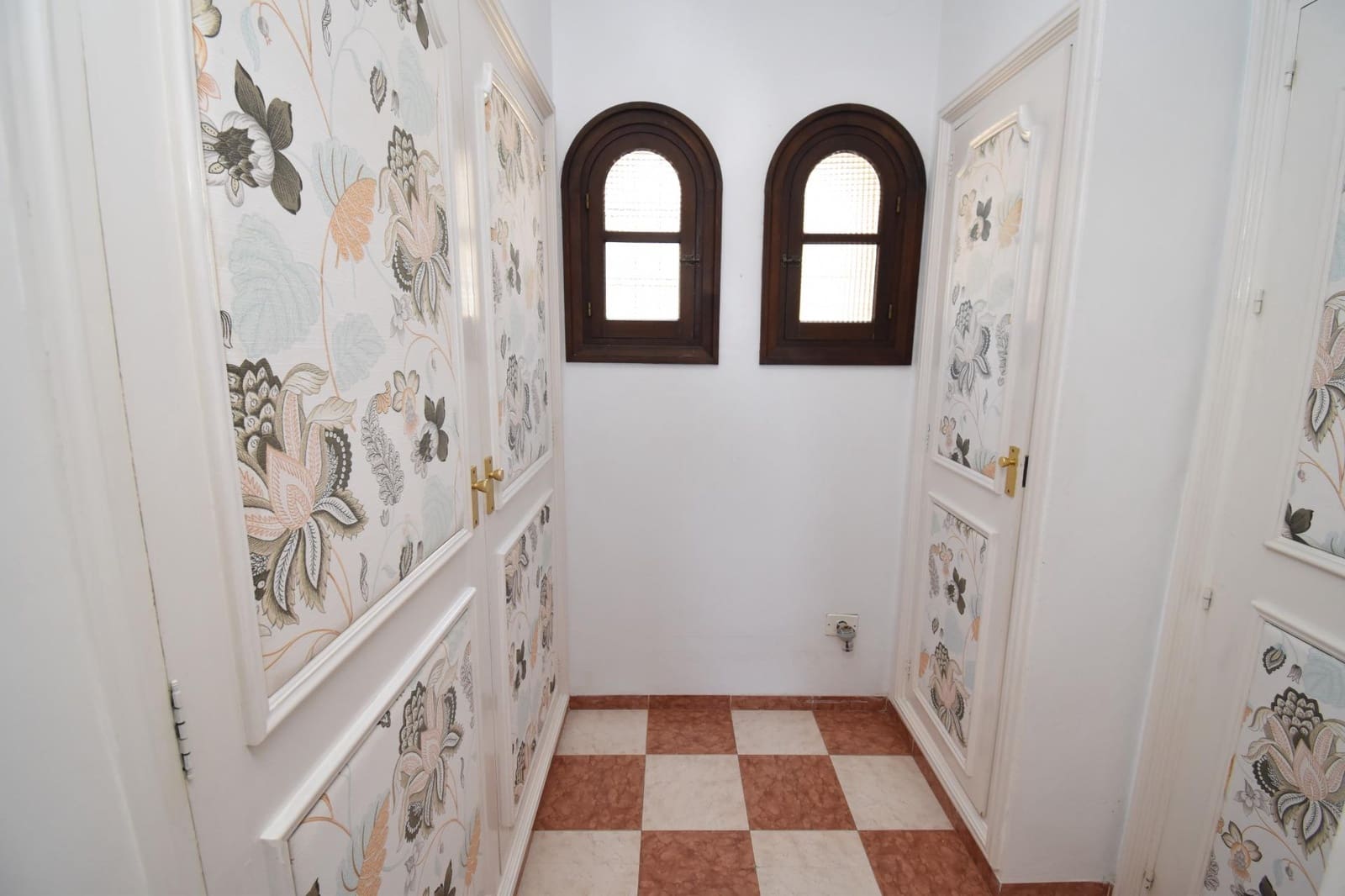 5 bedroom Villa for sale in Santa Pola with pool garage - € 3,500,000 (Ref: 9917217)