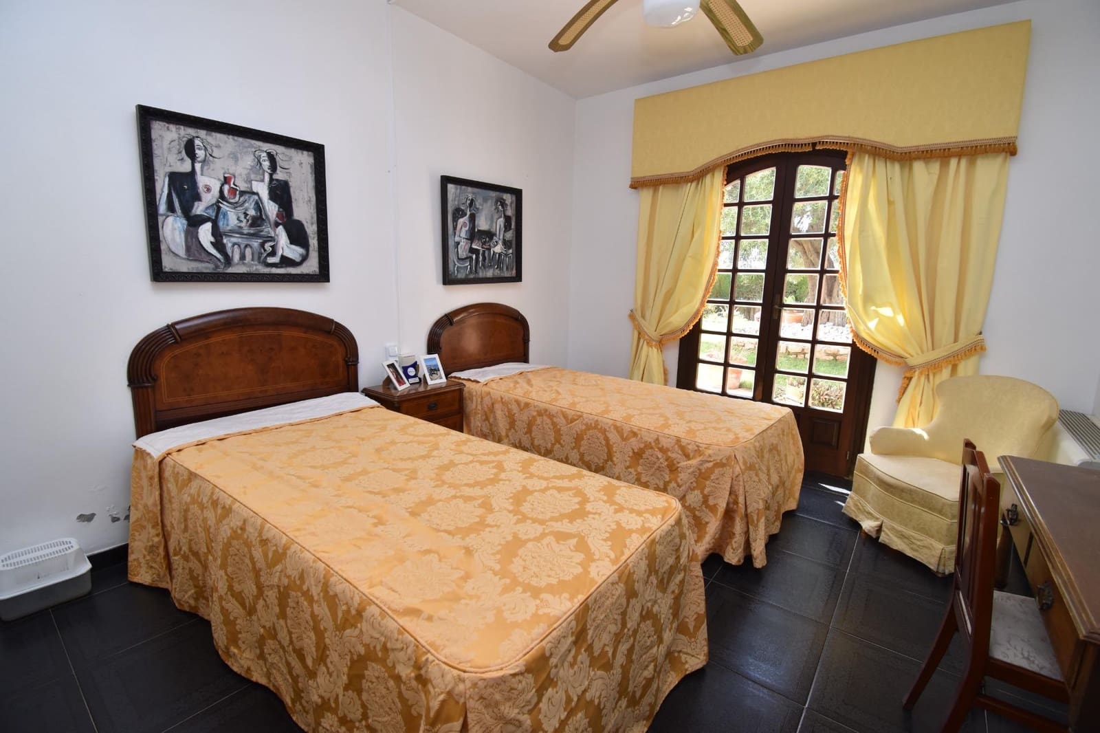5 bedroom Villa for sale in Santa Pola with pool garage - € 3,500,000 (Ref: 9917217)