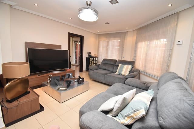 Chalet de 4 habitaciones en Santa Pola en venta con piscina garaje - 469.000 € (Ref: 9938428)